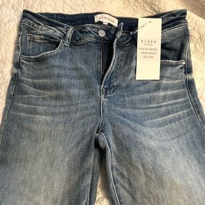 NWT Risen Wide Leg Jeans 31